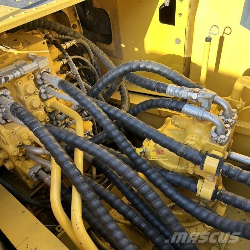 Komatsu PC 200-8 大型油圧ショベル12t以上（パワーショベル・ユンボ）