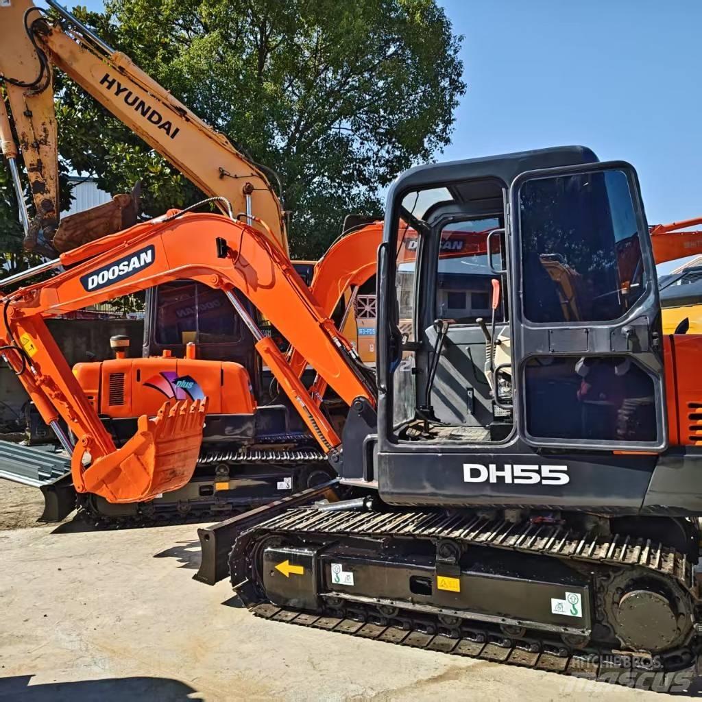 Doosan DH 55 ミニ油圧ショベル 7t以下（ミニユンボ・ミニディガー）