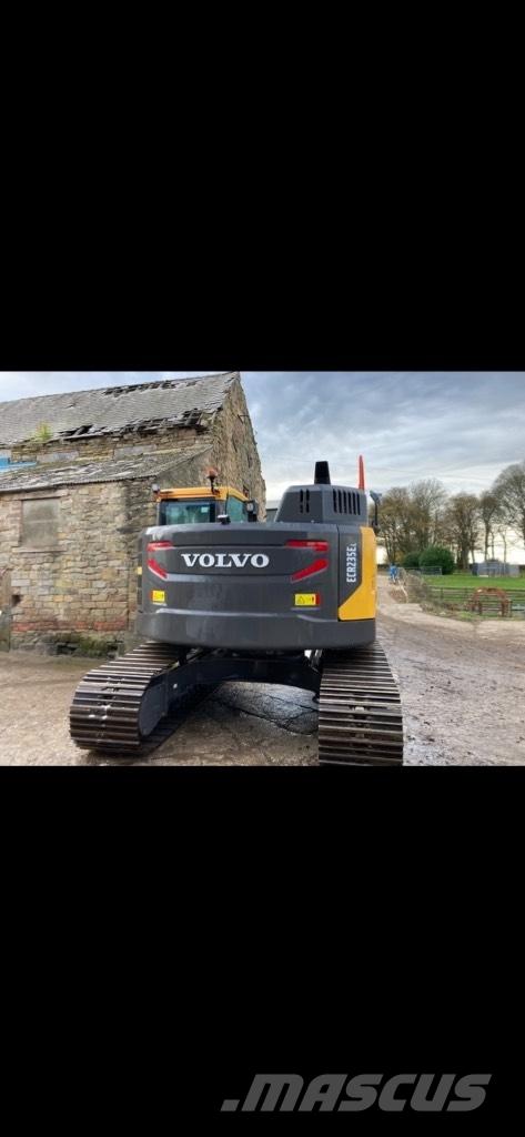 Volvo ECR 235 E 大型油圧ショベル12t以上（パワーショベル・ユンボ）