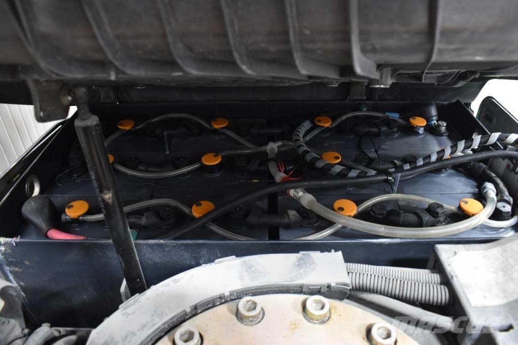 Still RX 50-13 バッテリーフォークリフト