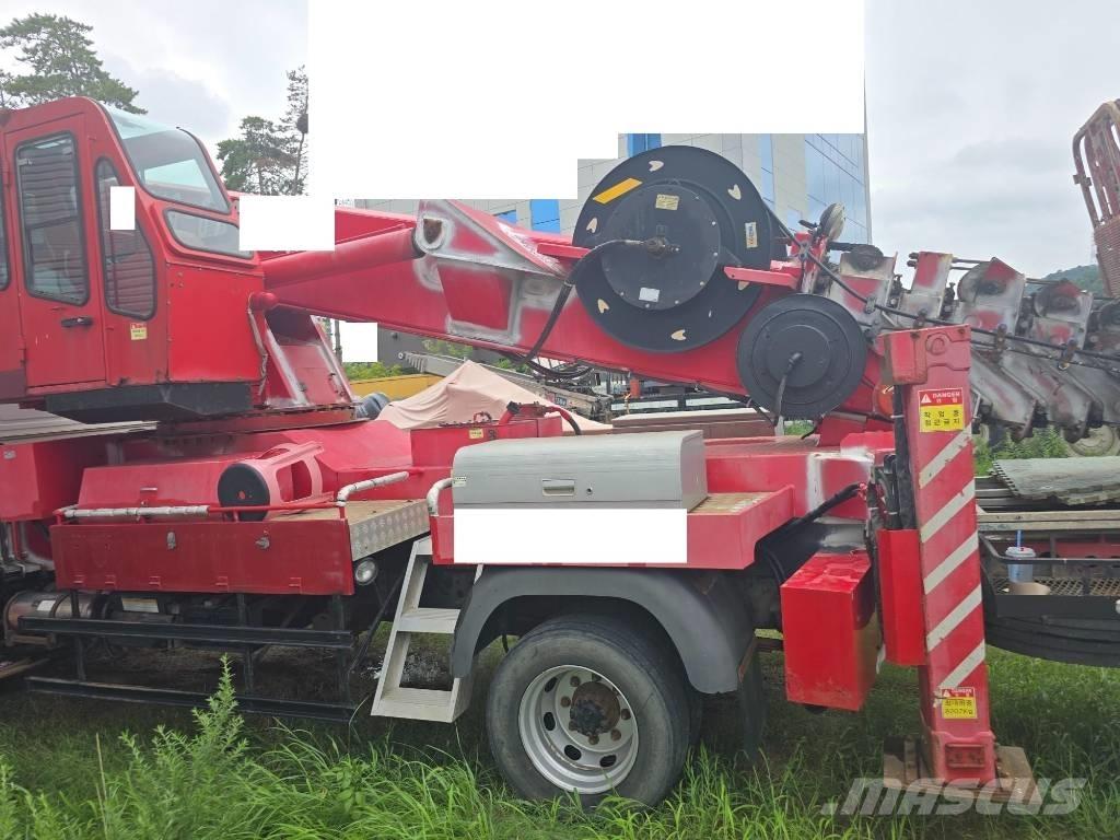 Horyong SKY450 トラック高所作業車