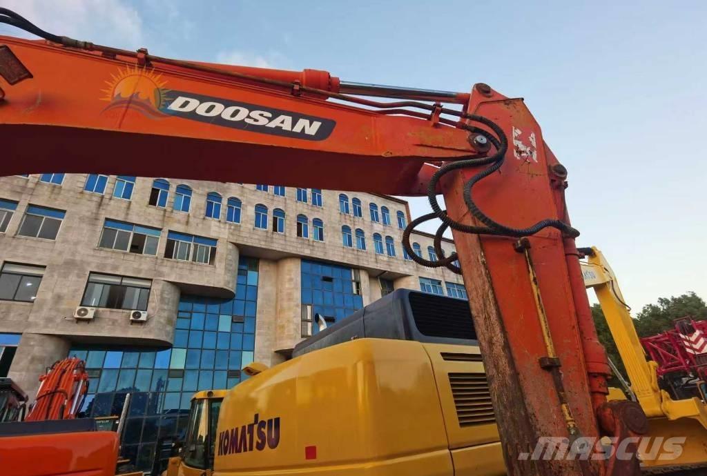 Doosan DH 150 W-7 ホイール式油圧ショベル（パワーショベル・ユンボ・バックホー）