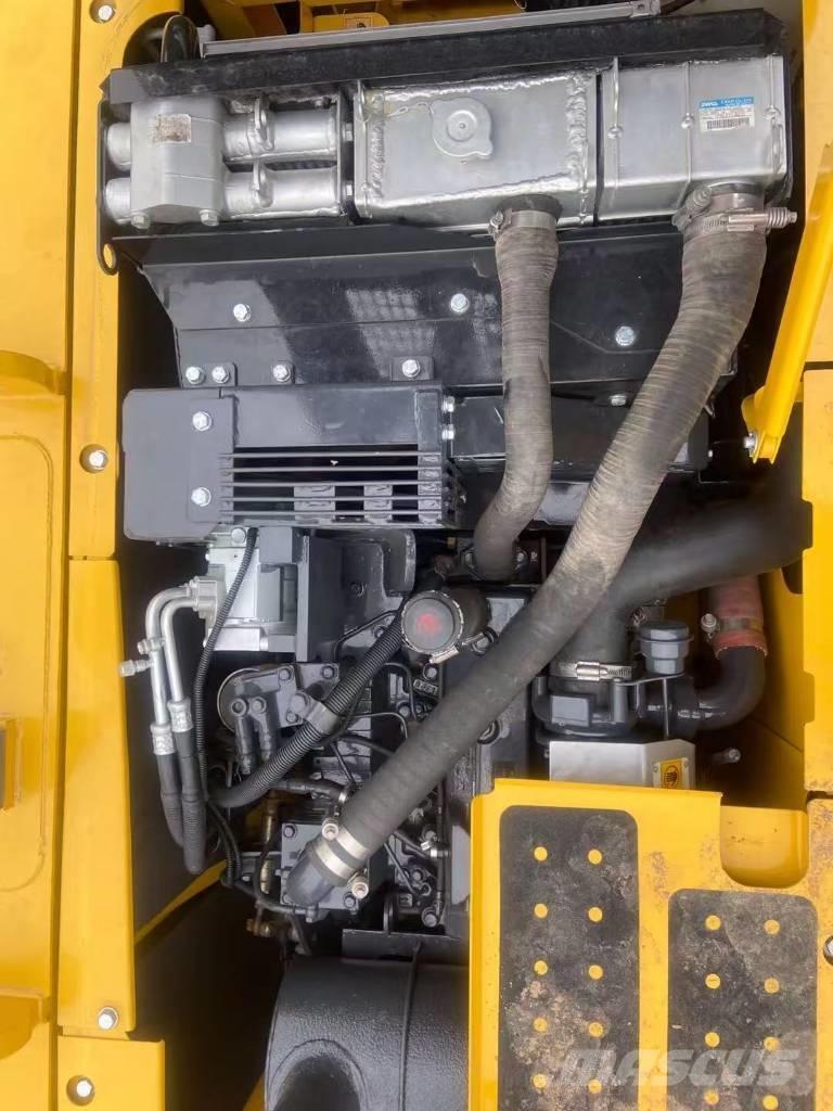 Komatsu PC 130 大型油圧ショベル12t以上（パワーショベル・ユンボ）