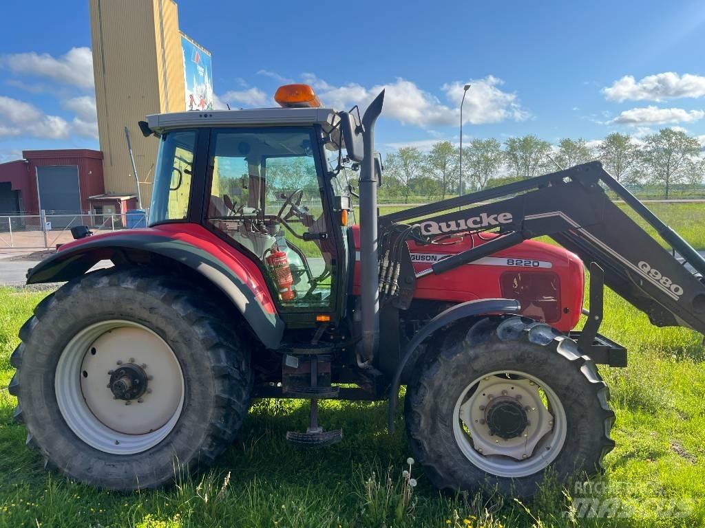 Massey Ferguson 8220 トラクター