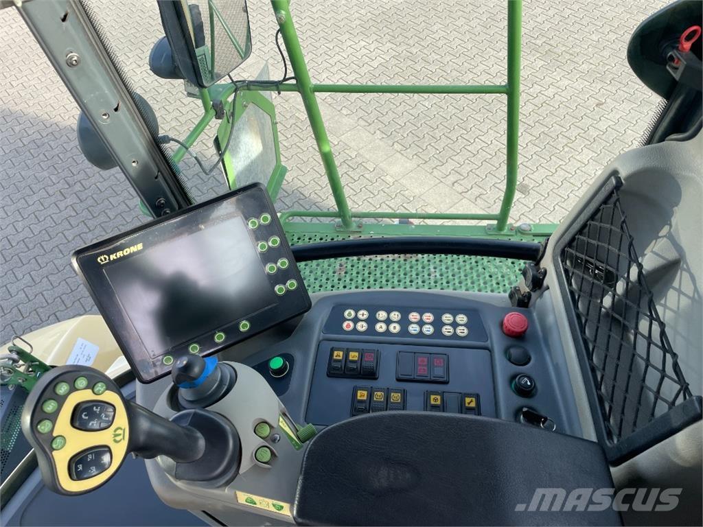 Krone BiG X 700 フォレージハーベスター