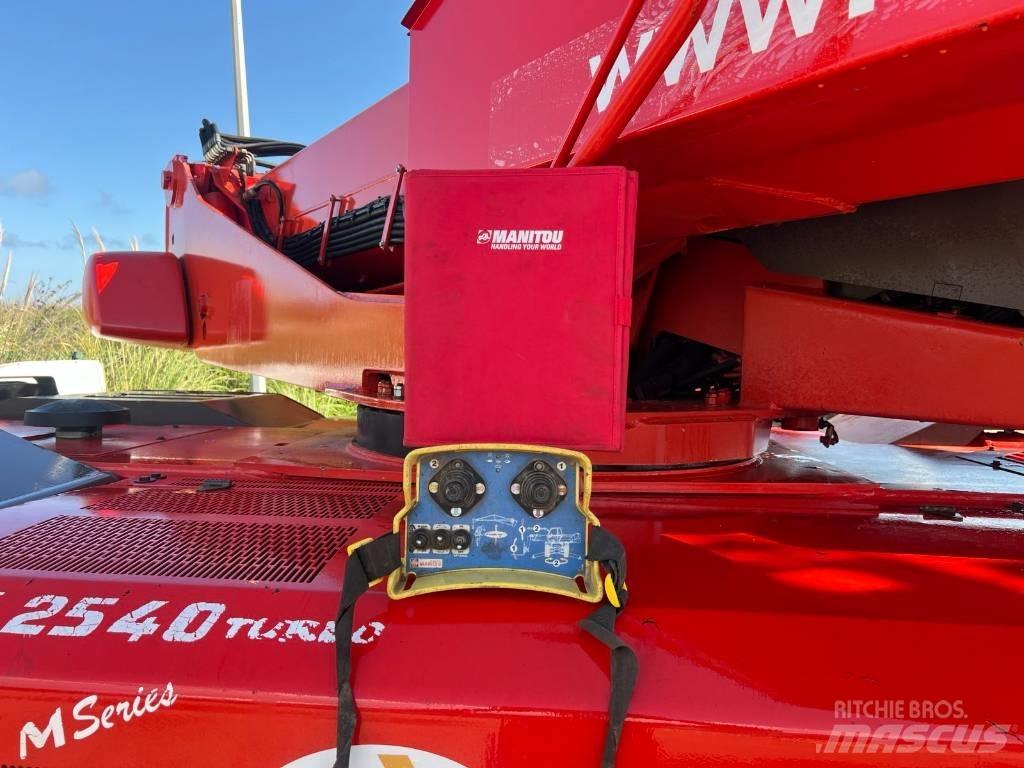 Manitou MRT 2540 テレスコーピックハンドラー