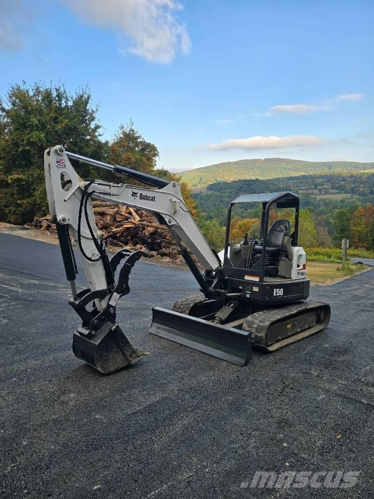 Bobcat E 50 ミニ油圧ショベル 7t以下（ミニユンボ・ミニディガー）