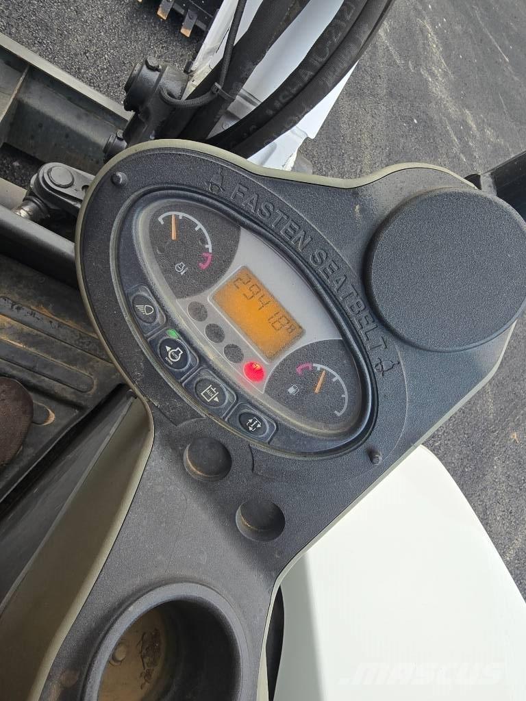 Bobcat E 50 ミニ油圧ショベル 7t以下（ミニユンボ・ミニディガー）