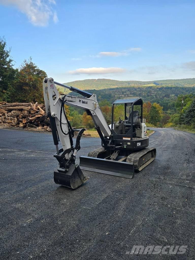 Bobcat E 50 ミニ油圧ショベル 7t以下（ミニユンボ・ミニディガー）