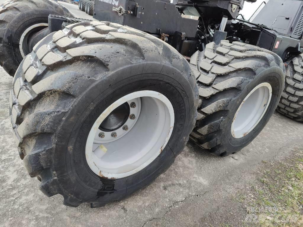 Komatsu 901 XC ハーベスター