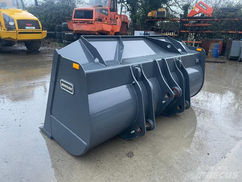 Doosan DL 320-7 バケット