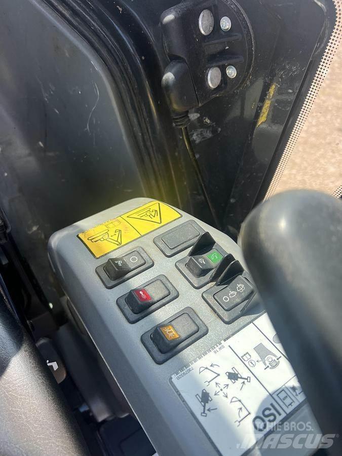 Doosan DX27Z 特殊油圧ショベル