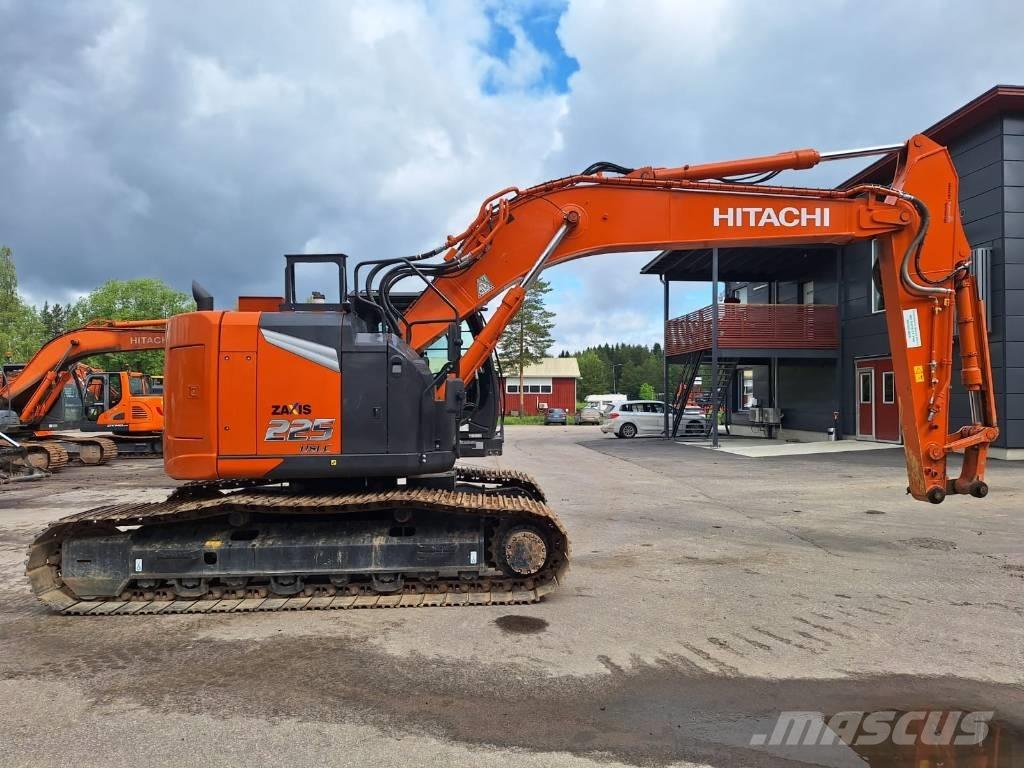 Hitachi ZX225USLC-7 大型油圧ショベル12t以上（パワーショベル・ユンボ）