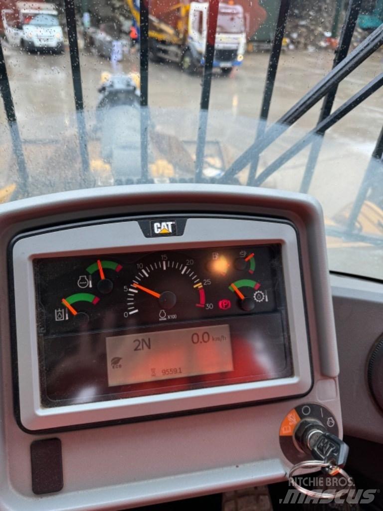CAT 966 M ホイールローダー・タイヤショベル