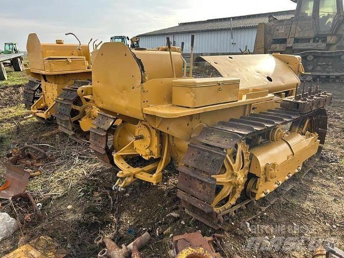 CAT D2 - ブルドーザー