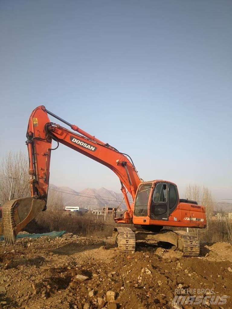Doosan dx225 大型油圧ショベル12t以上（パワーショベル・ユンボ）