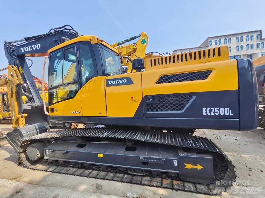 Volvo EC 250 D L 大型油圧ショベル12t以上（パワーショベル・ユンボ）