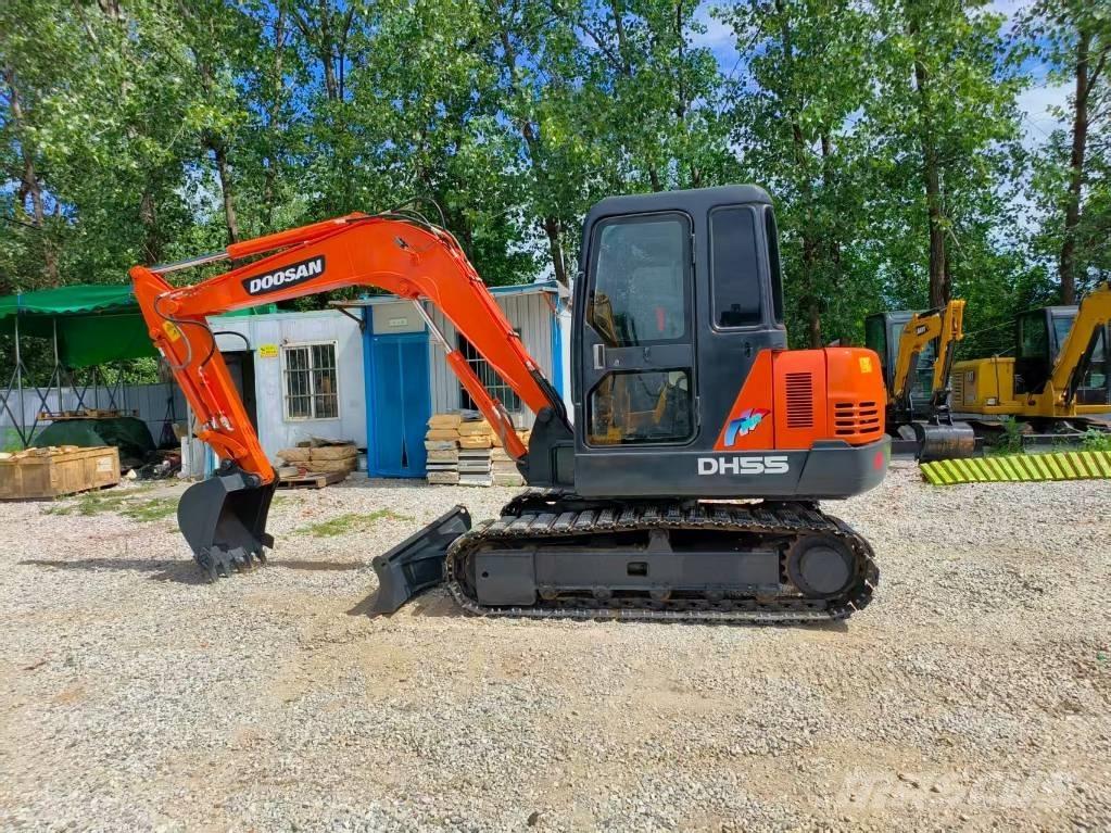 Doosan DH 55 ミニ油圧ショベル 7t以下（ミニユンボ・ミニディガー）