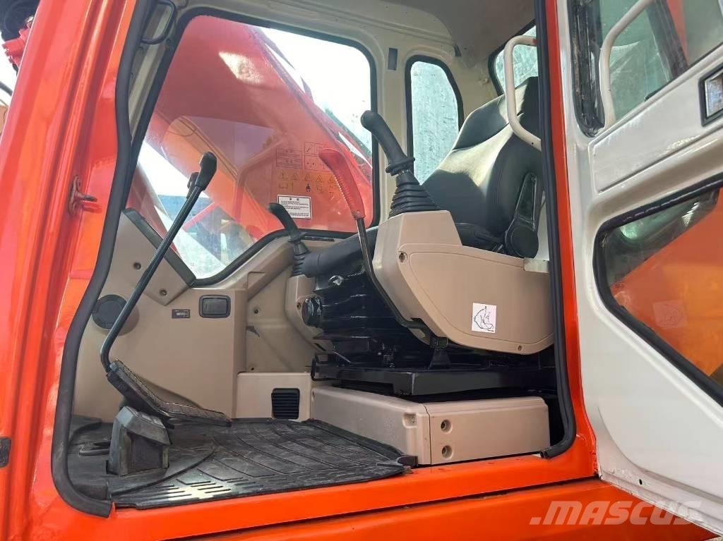 Doosan DH 225 LC-7 大型油圧ショベル12t以上（パワーショベル・ユンボ）