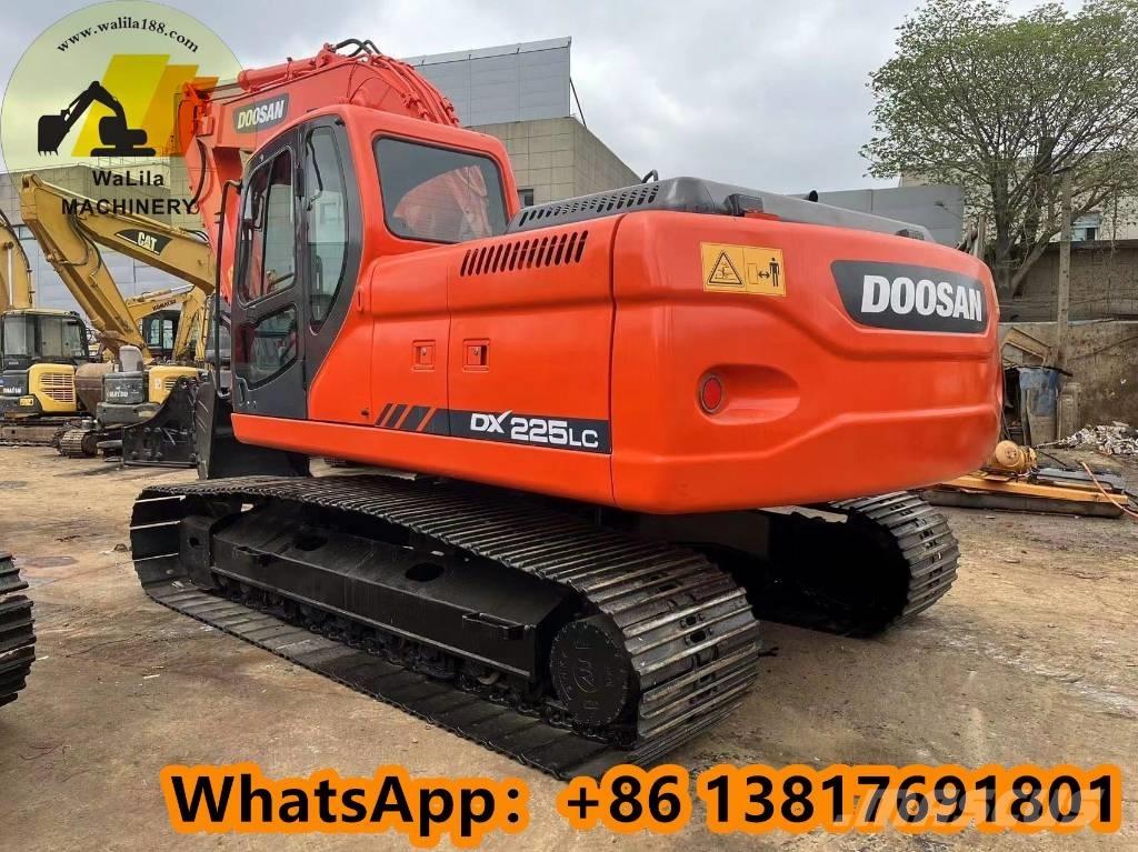 Doosan DX 225 LCA 大型油圧ショベル12t以上（パワーショベル・ユンボ）