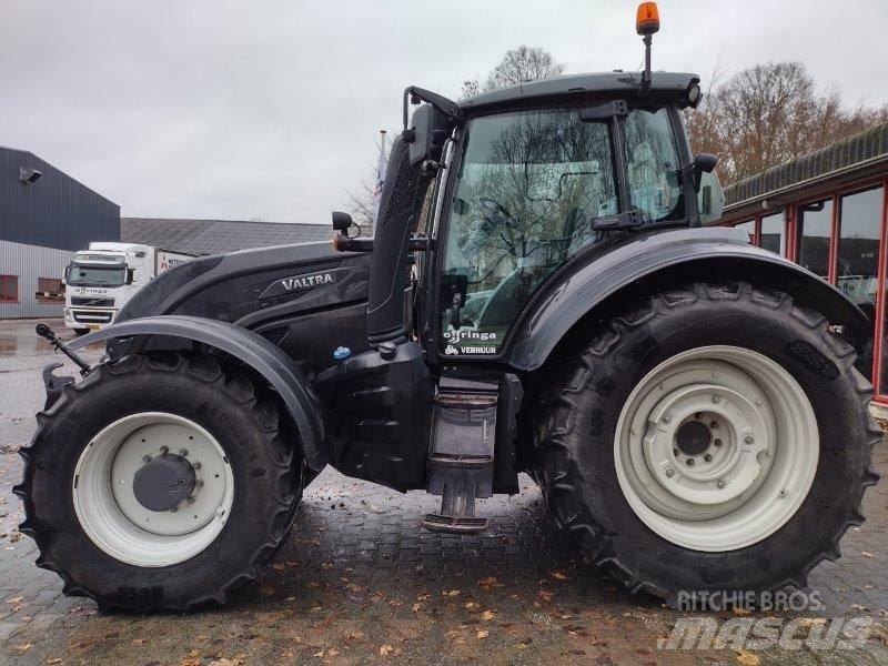 Valtra T 214 D トラクター