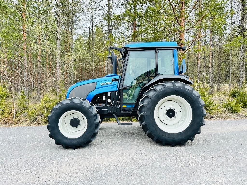 Valtra A 92 トラクター