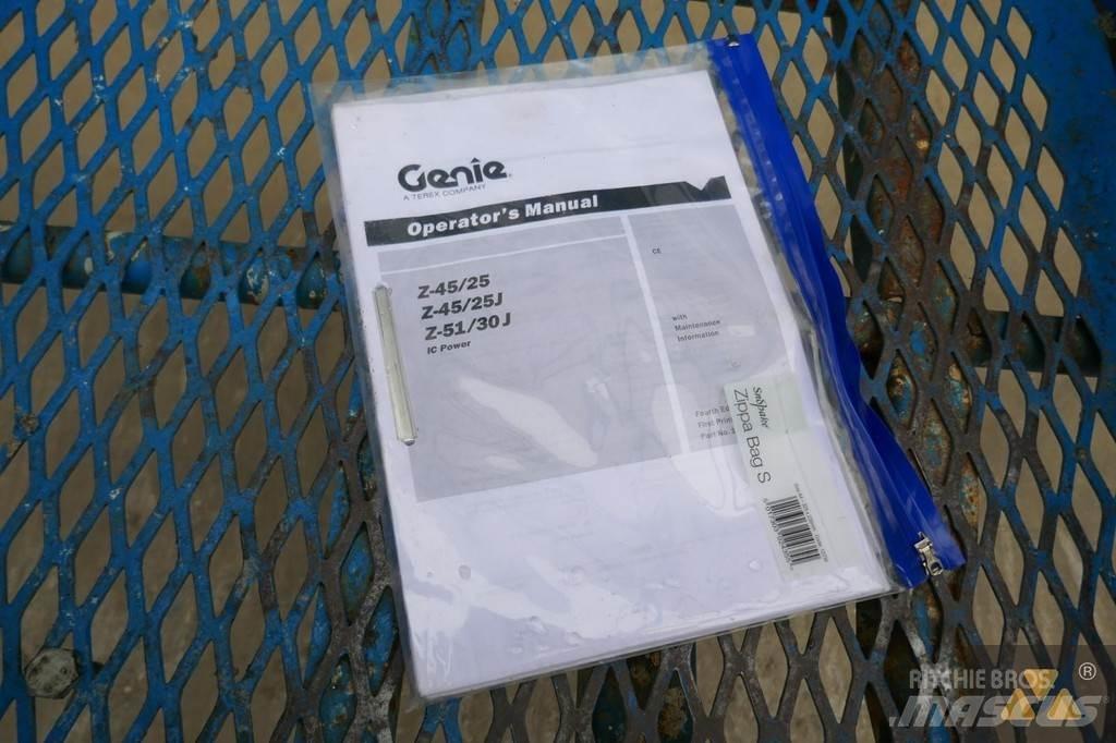 Genie Z-45/25 ブームリフト　屈伸型