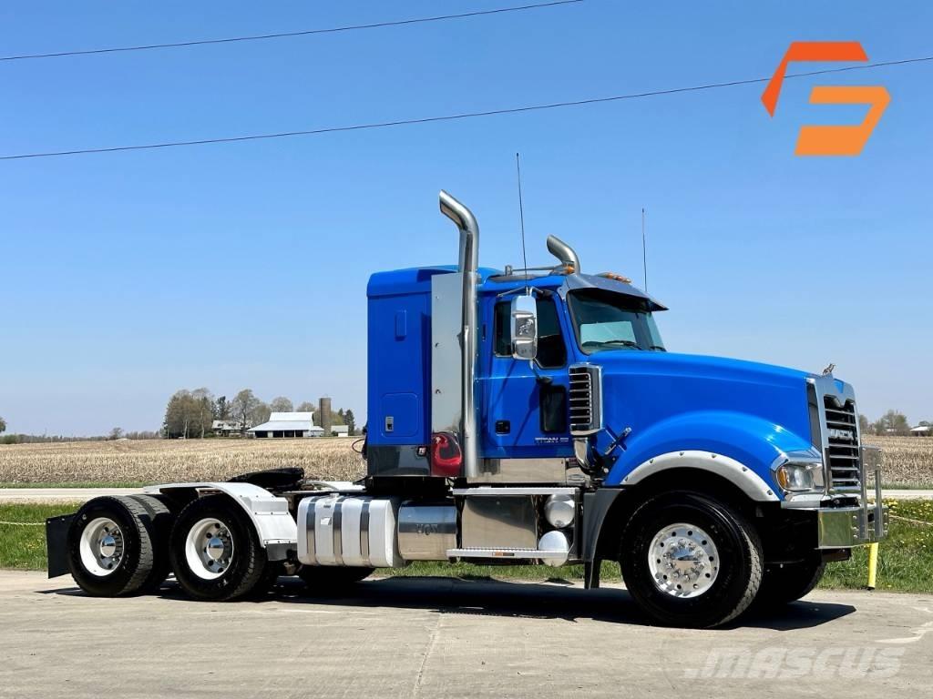 Mack Titan TD 713 中古トラクターヘッド | トレーラーヘッド