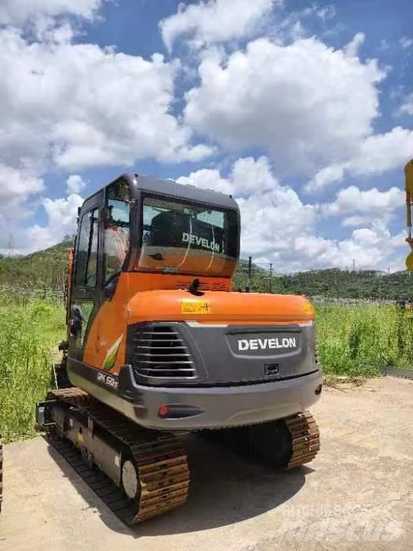 Doosan DX 60E 中型油圧ショベル 7ｔ-12ｔ（ユンボ・パワーショベル・バックホー）