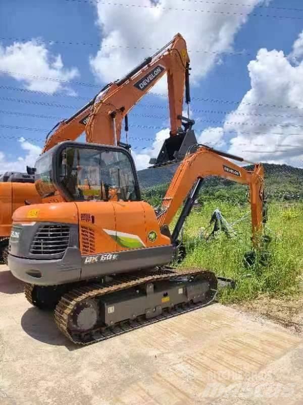 Doosan DX 60E 中型油圧ショベル 7ｔ-12ｔ（ユンボ・パワーショベル・バックホー）