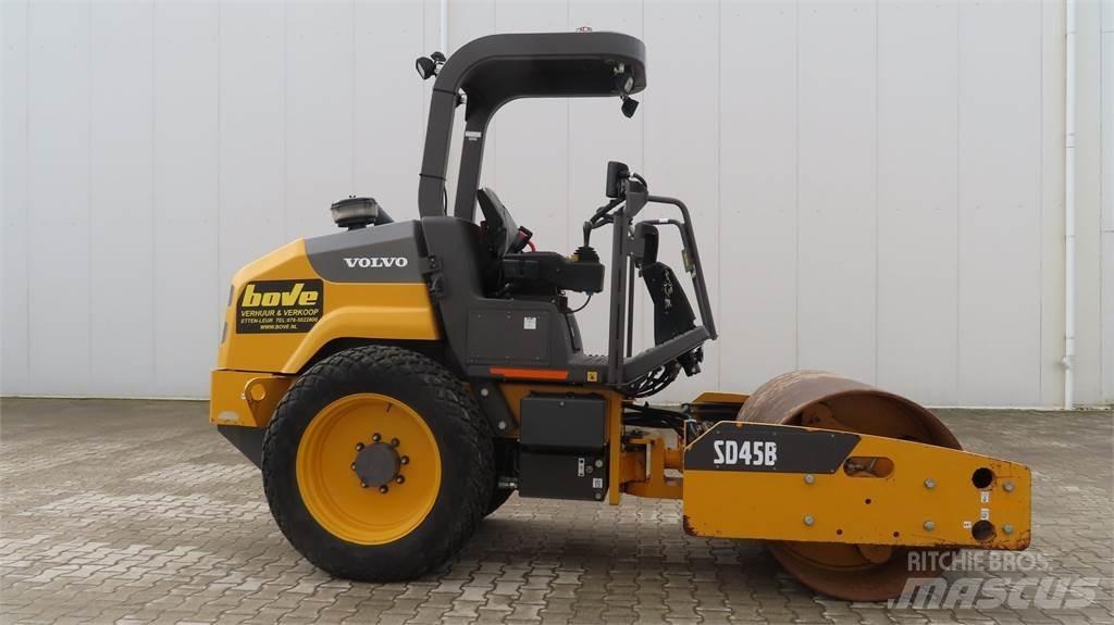 Volvo SD 45 B 振動ローラ