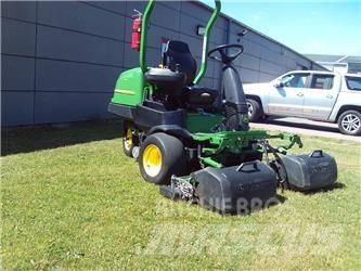 John Deere 2500 E グリーンモア/芝刈り機