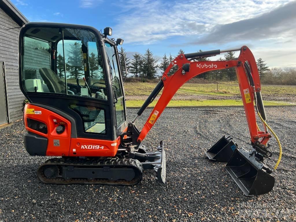 Kubota KX 019-4 ミニ油圧ショベル 7t以下（ミニユンボ・ミニディガー）
