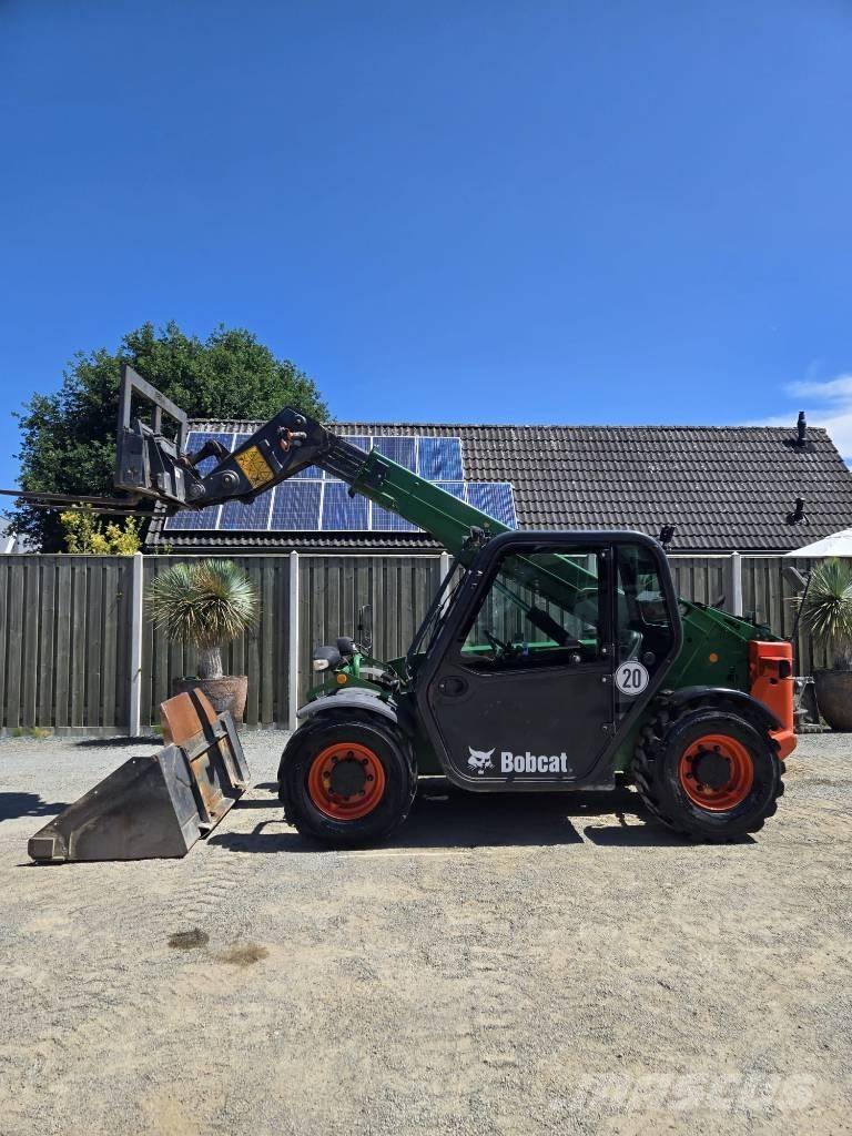 Bobcat T 2250 テレスコーピックハンドラー