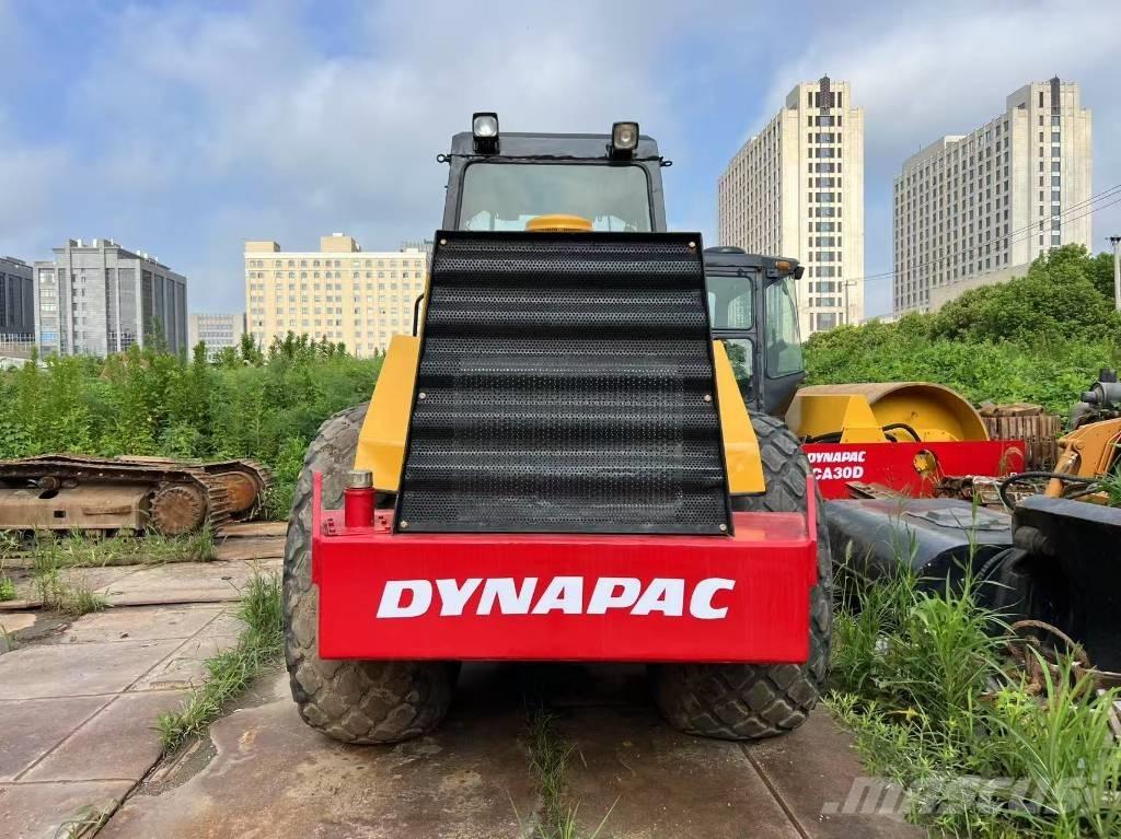 Dynapac CA 25 D 振動ローラ
