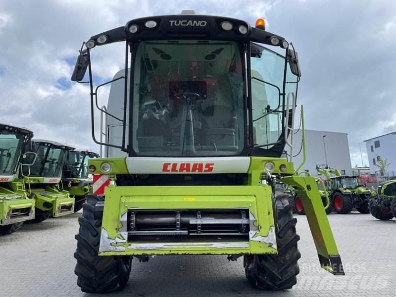 CLAAS Tucano 450 コンバイン