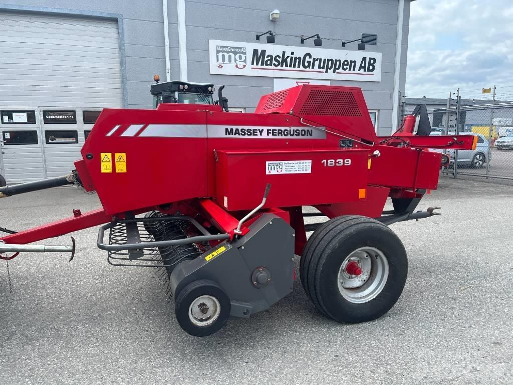 Massey Ferguson 1839 スクエアベーラー