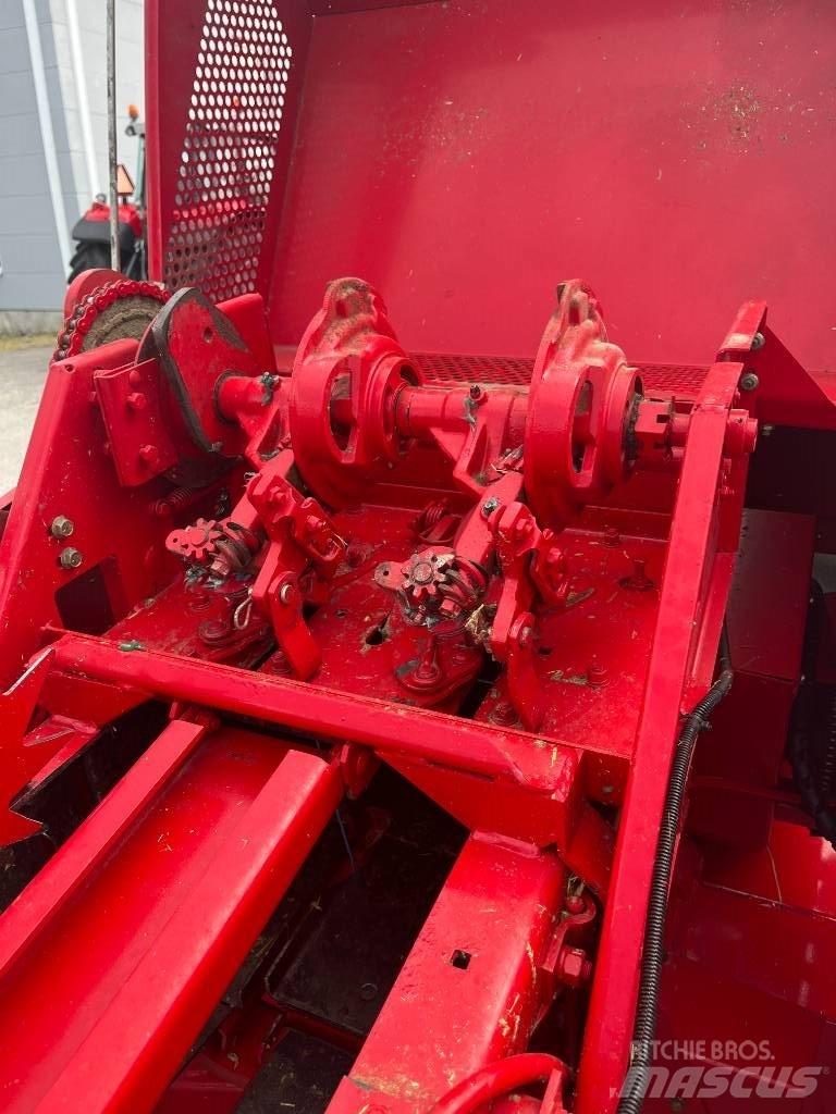 Massey Ferguson 1839 スクエアベーラー