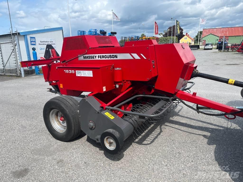 Massey Ferguson 1839 スクエアベーラー