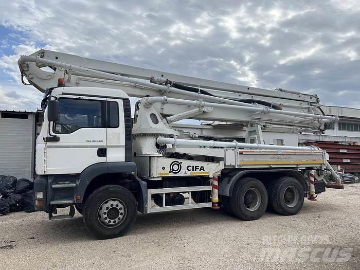 Cifa INVETTA 36X コンクリートポンプ車