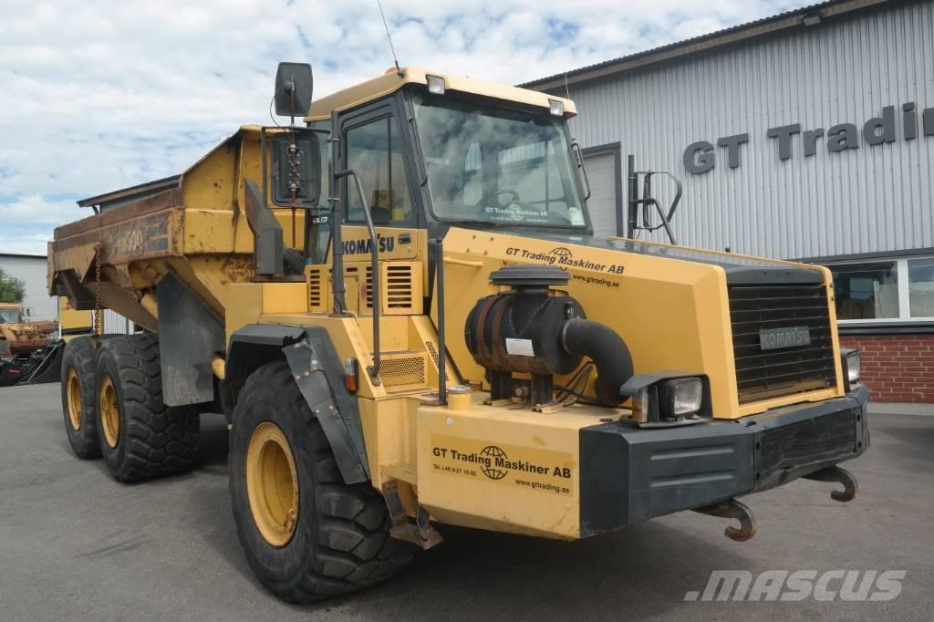 Komatsu HM 300-2 アーティキュレート式ダンプトラック