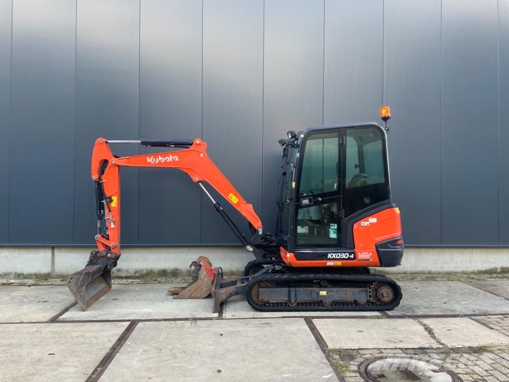 Kubota KX 030-4 ミニ油圧ショベル 7t以下（ミニユンボ・ミニディガー）
