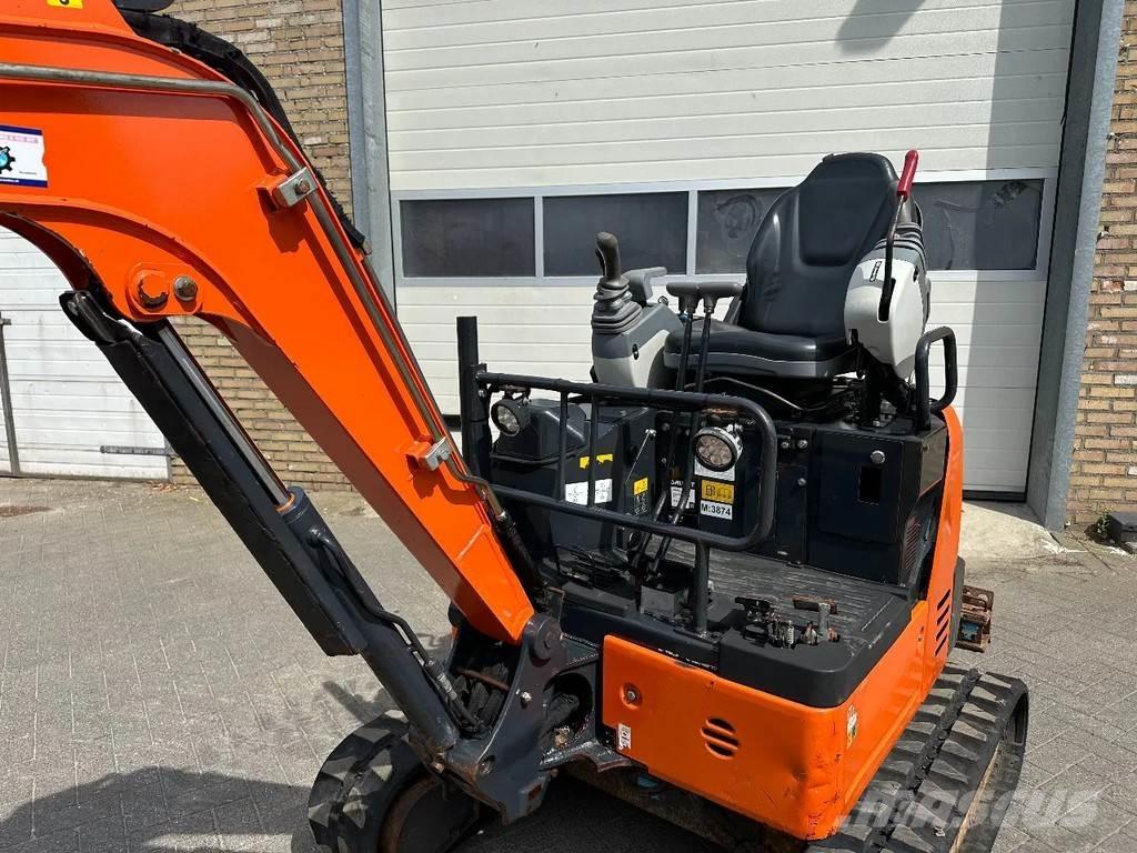 Hitachi ZX19U-6 YR ミニ油圧ショベル 7t以下（ミニユンボ・ミニディガー）