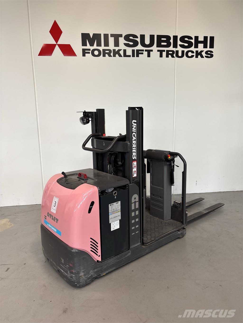 UniCarriers EPL100 低型オーダーピッカー