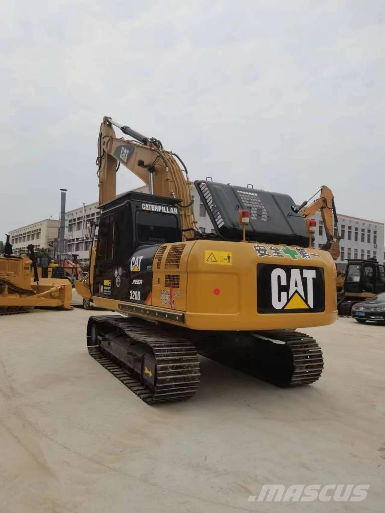 CAT 320 D 大型油圧ショベル12t以上（パワーショベル・ユンボ）
