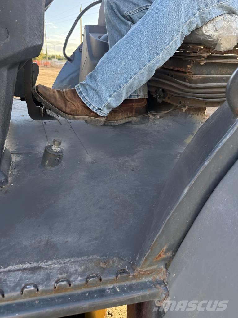 John Deere 310 L EP バックホーローダー