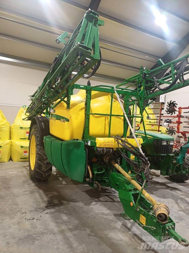John Deere 740 i 牽引型スプレイヤー