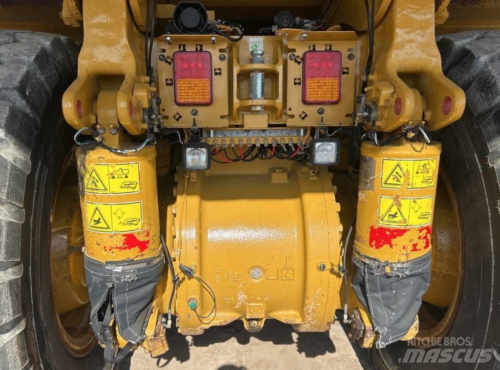 CAT 770 G アーティキュレート式ダンプトラック