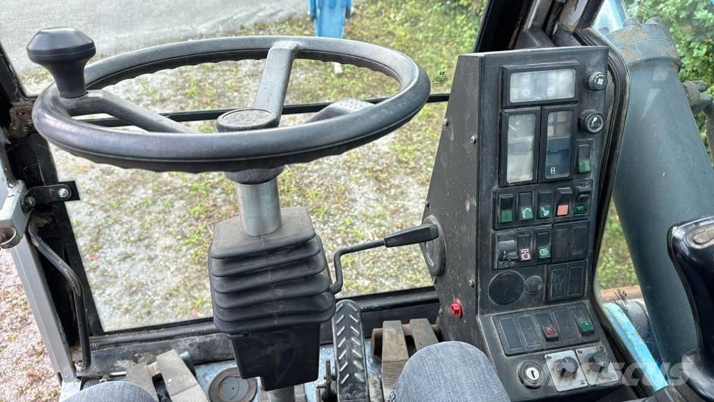 Terex MHL 320 廃棄物／工業産廃処理機