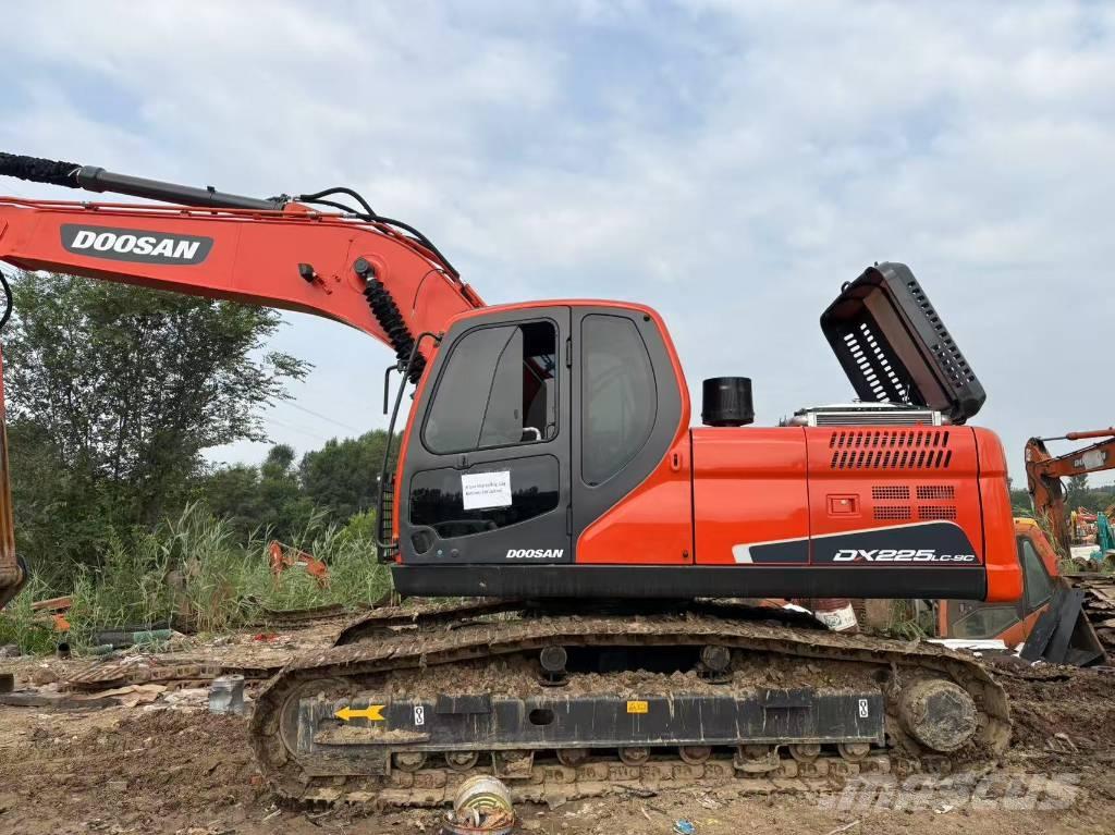 Doosan DX225LC-9C 大型油圧ショベル12t以上（パワーショベル・ユンボ）